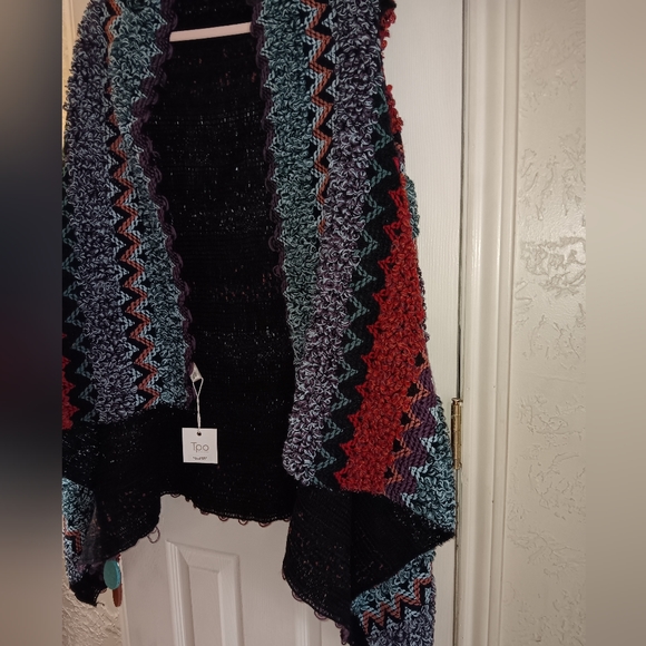 BOUTIQUE NWT Tpo cardigan sweater vest. Multi colors - Picture 2 of 5